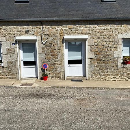 La Petite Maison Saint-Nicolas-du-Pélem Buitenkant foto
