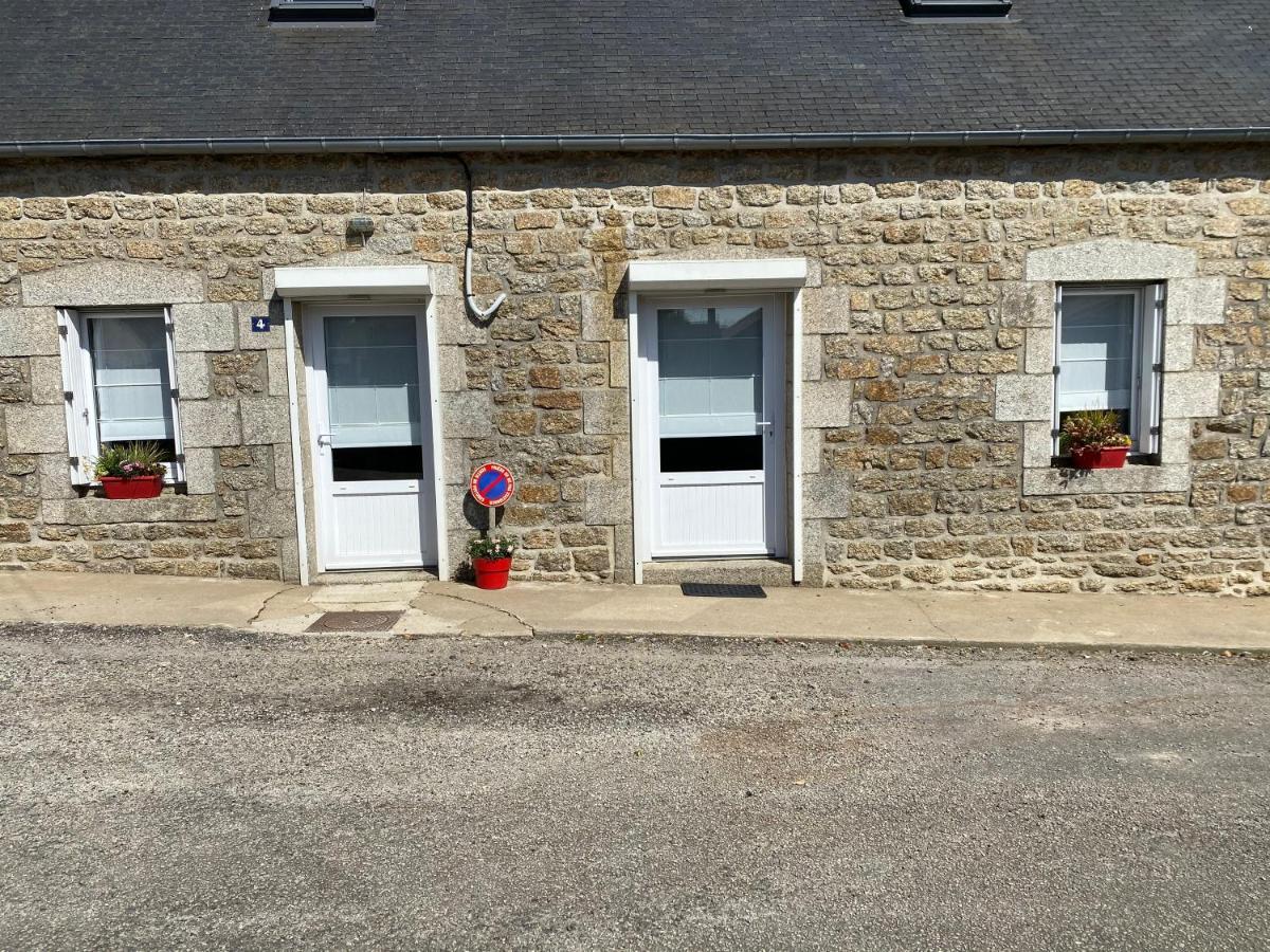La Petite Maison Saint-Nicolas-du-Pélem Buitenkant foto