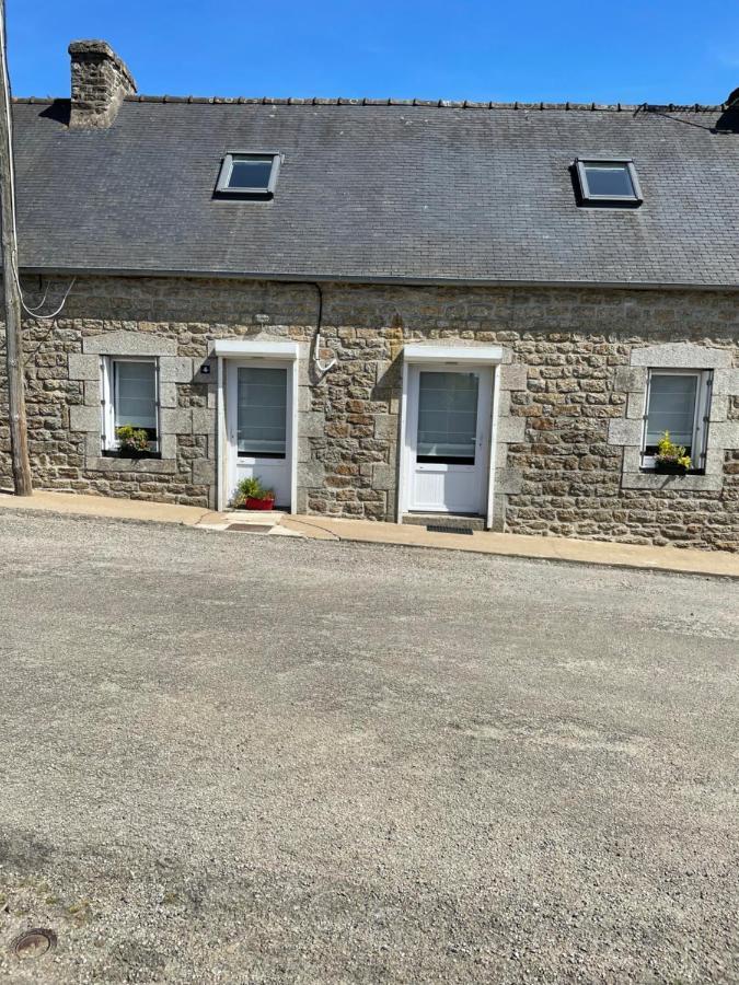 La Petite Maison Saint-Nicolas-du-Pélem Buitenkant foto